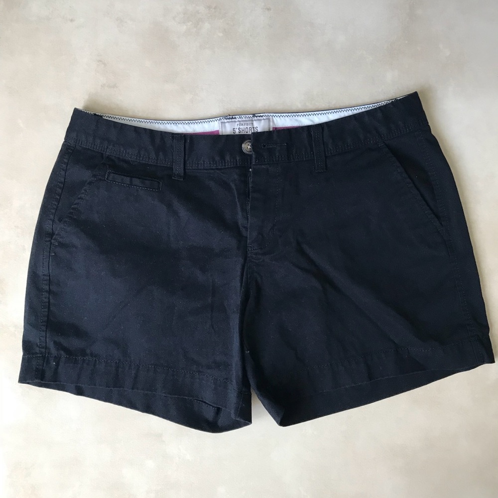 Old Navy Favorite Khakis Black shorts, 5”